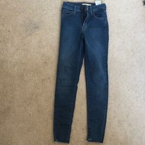 Levi’s Mile High Skinny Jeans
